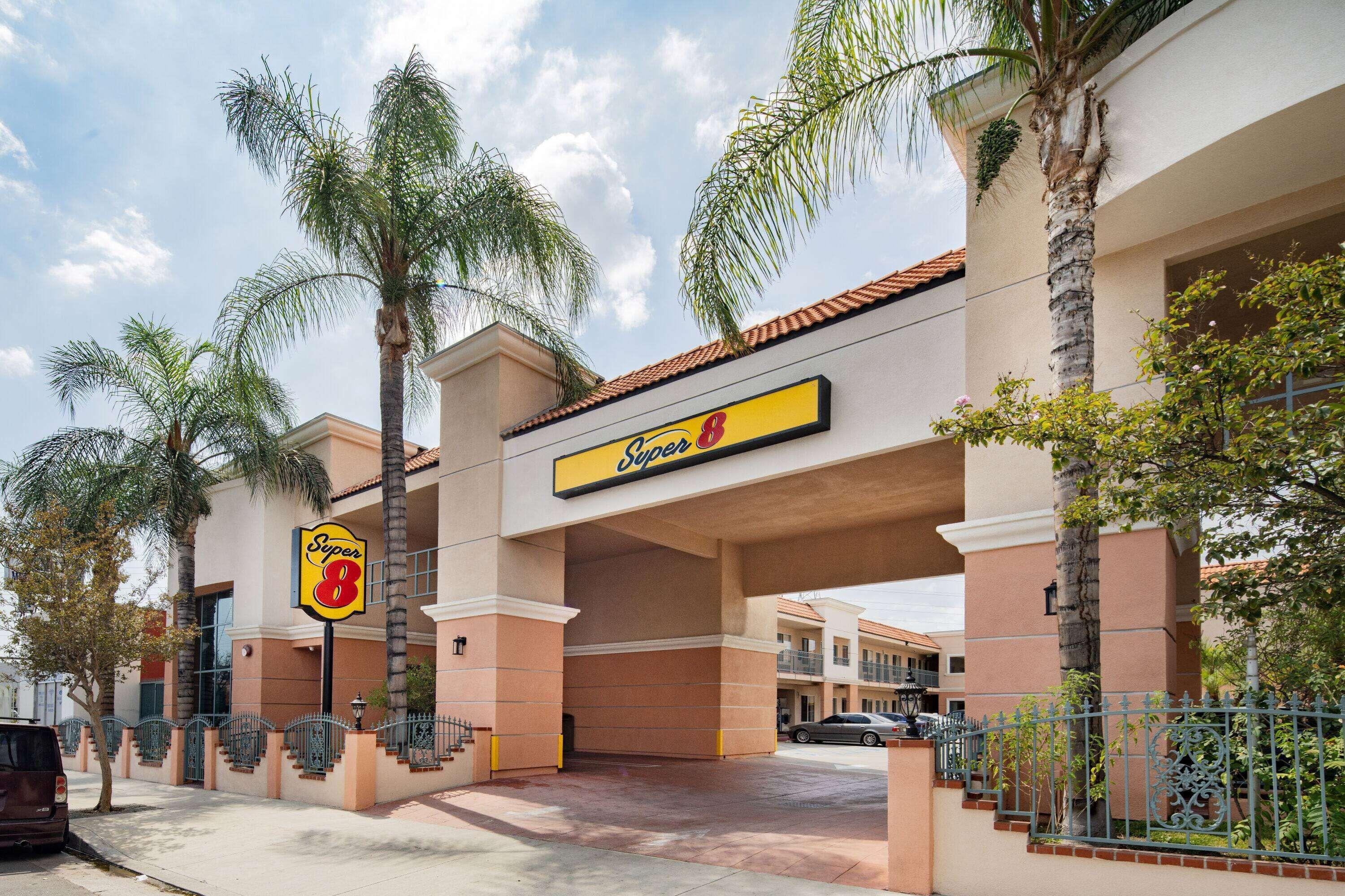 Super 8 By Wyndham North Hollywood — Photos 2